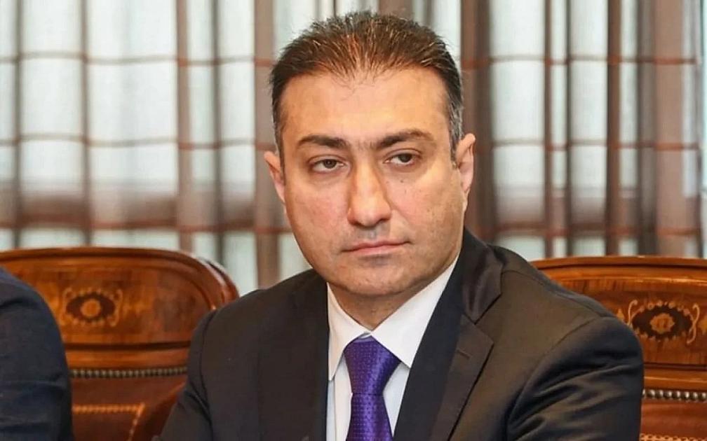 Anar Bayramov direktor müavinini işdən çıxardı