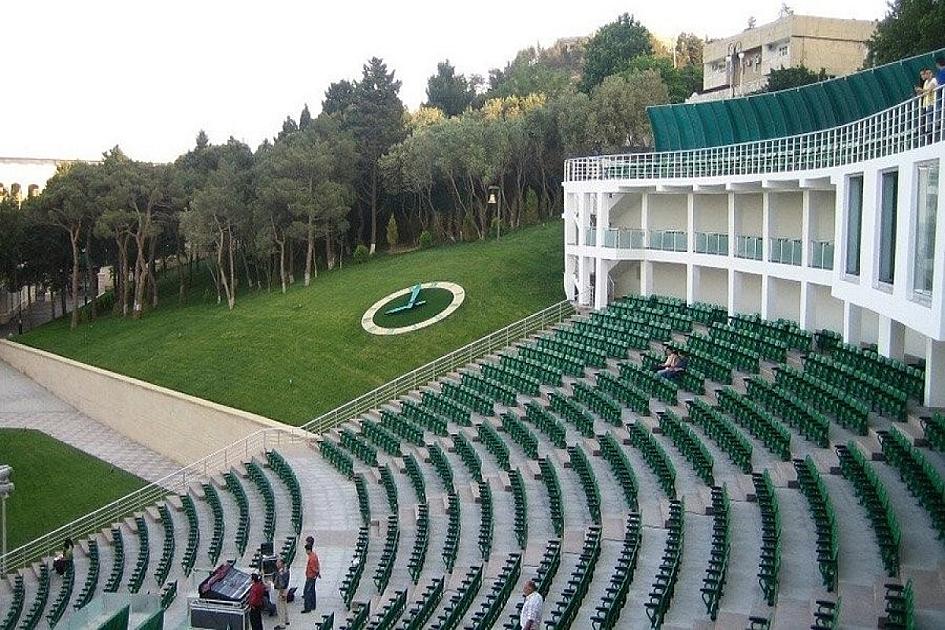 "Yaşıl Teatr" və Bakı Şəhər Bələdiyyə Teatrı nazirliyin tabeliyinə verildi