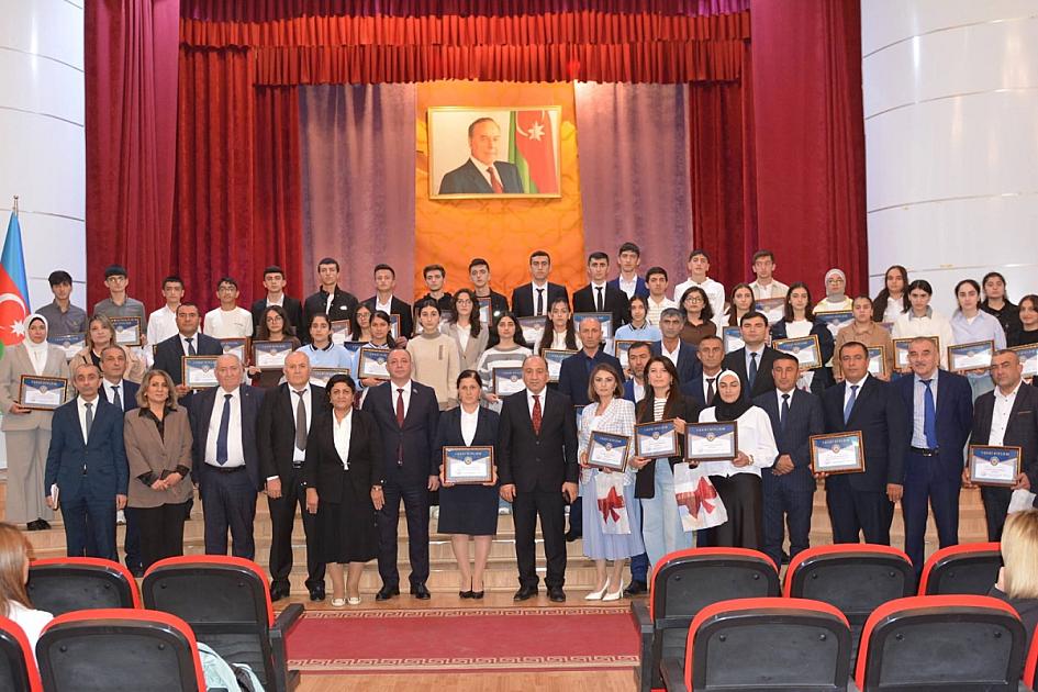 Tələbə adının SEVİNCİ -