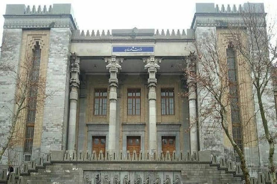 İran İsveç diplomatını ölkədən çıxarır
