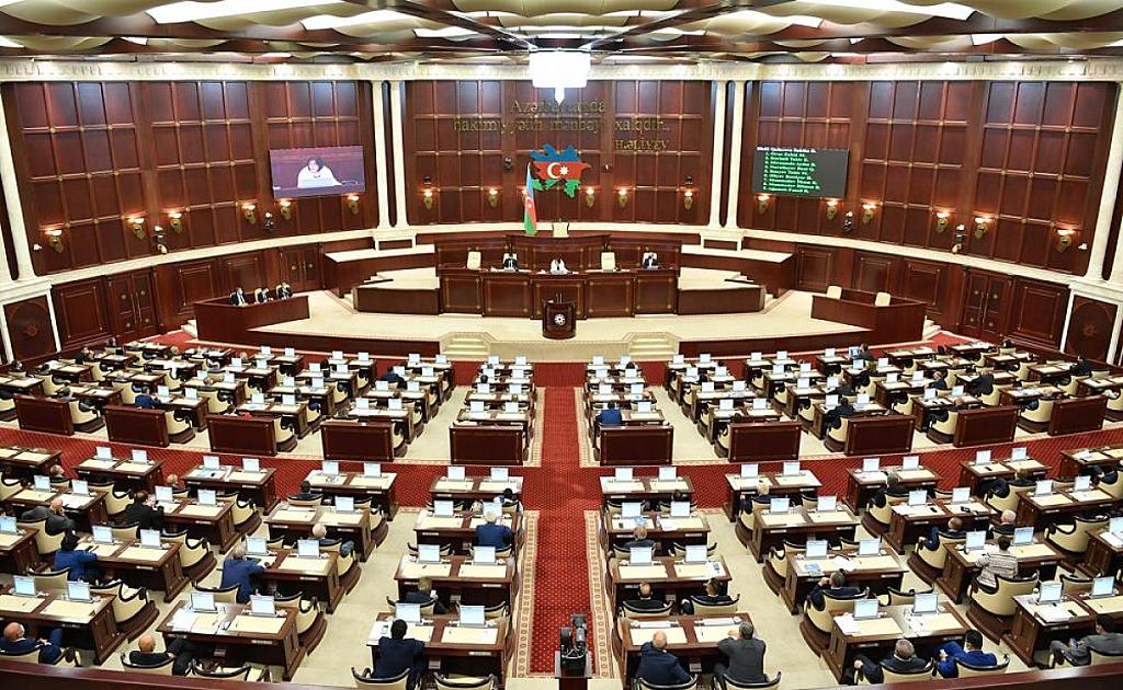 Milli Məclisdə kimlər var, nə çatışmır, parlament gələcəyi görə bilirmi? 