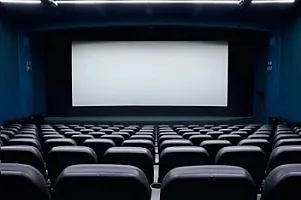 Kinoteatrda kvars lampalara görə 32 nəfər göz yanıqları alıb- 