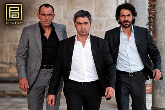 İstehsalçı şirkətdən "Kurtlar Vadisi"nin ssenarisi ilə bağlı 