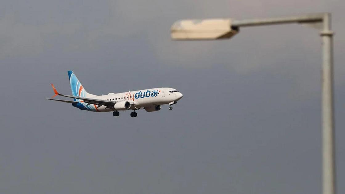 Daha bir "Flydubai" təyyarəsi qəfil istimaqətini dəyişdi: 