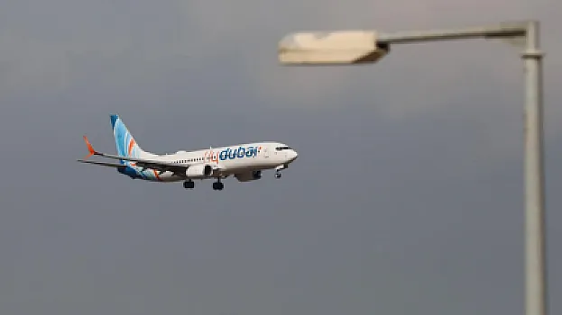 Daha bir "Flydubai" təyyarəsi qəfil istimaqətini dəyişdi: 