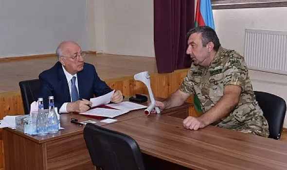 Zakir Fərəcov sakinlərin müraciətlərini dinləyib