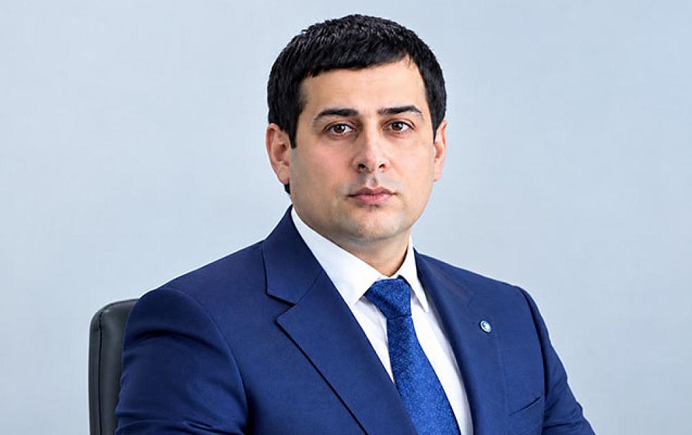 Məşhur biznesmeni ailəsi ilə hədələdyilər - 