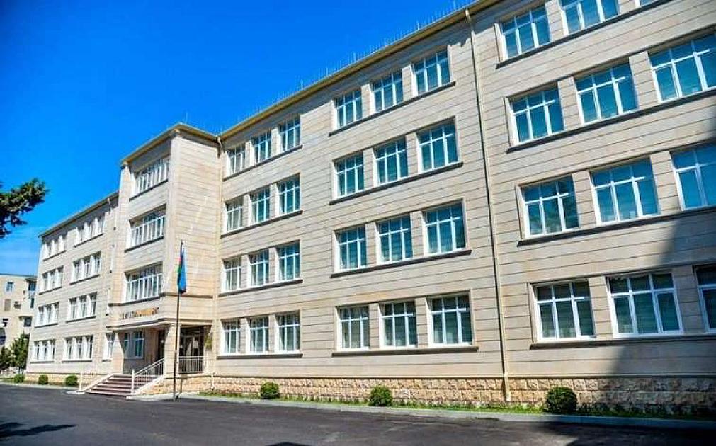 Şirvanda direktor dərsi kabinetində keçir?