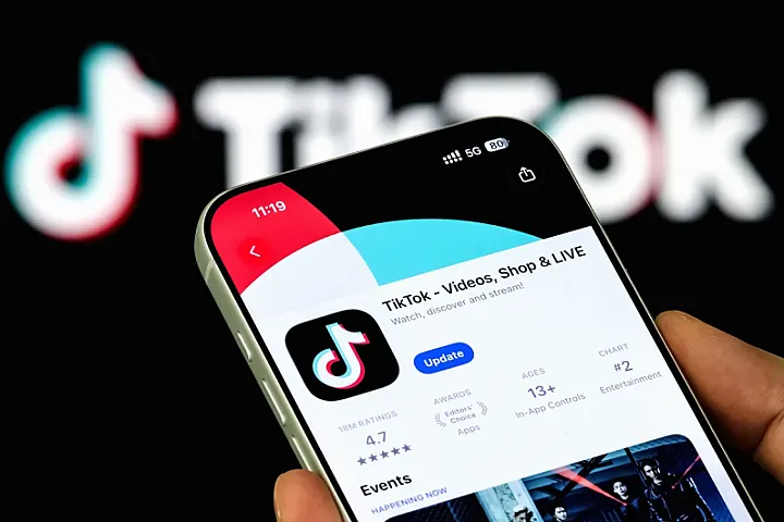 Azərbaycan məktəblərində "TikTok"a giriş məhdudlaşdırılıb
