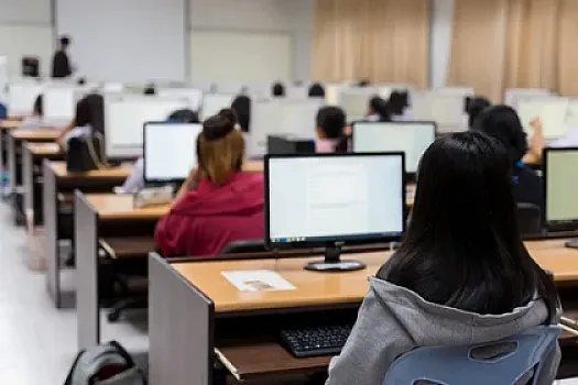 AzTU 1,2 milyonluq kompüter və avadanlıq alır