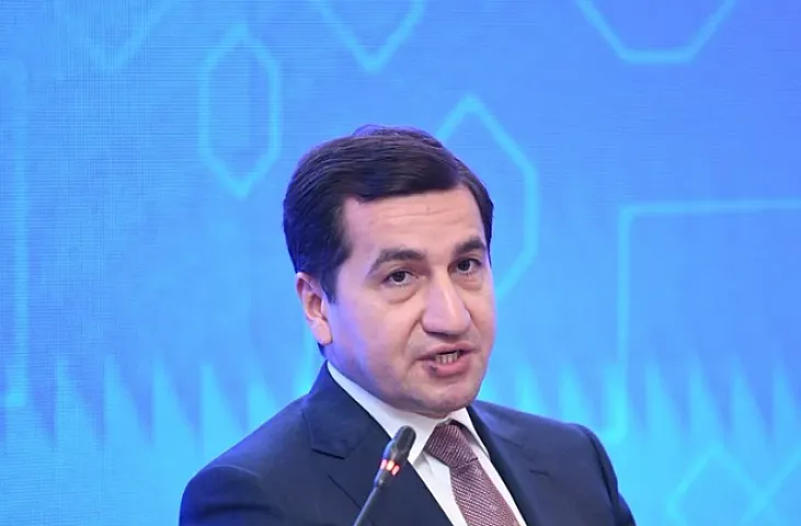 Hikmət Hacıyev: "Le Figaro", demək olar ki, hər gün Azərbaycan əleyhinə saxta materiallar dərc edir