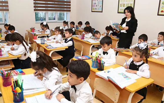 Şagirdlərin elektron yerdəyişməsinə başlanılır 