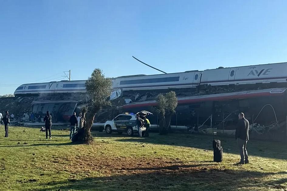 İspaniyada sürət qatarları toqquşub, 