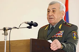 Ermənistanın keçmiş müdafiə naziri axtarışa