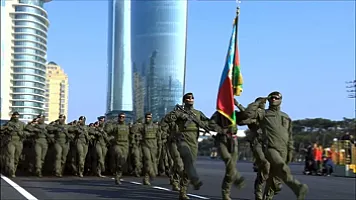 Zəfər paradında "Qartal" 