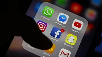 Sosial mediada bəyənmə və şərh düymələri