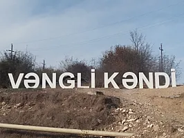 Vəngli kəndinə köçən ailələrə mənzillərin açarları 