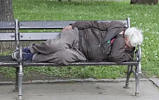 Bakıda “bomj” ticarət mərkəzində öldü