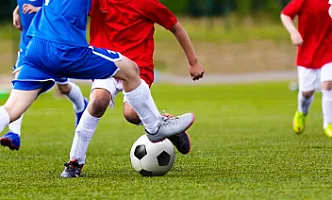 20 yaşlı futbolçu döyülərək 