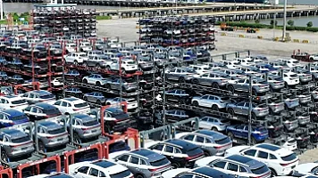 Çin üç ildir avtomobil ixracında liderliyini 