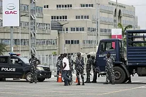 Nigeriyada 215 şagird və 12 müəllim qaçırılıb