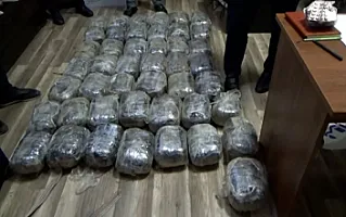 Bakıda polisin saxladığı maşından 10 kq narkotik
