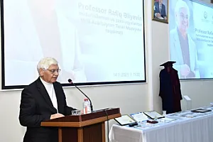 Professor Rafiq Əliyev Milli Azərbaycan Tarixi Muzeyində