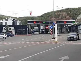 Gürcüstanda yol çəkilişində uçqun baş verdi -