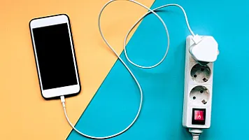 Telefonlarımızı 100% enerji ilə doldurmalıyıqmı?