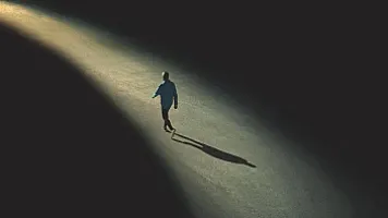 Yaşlandıqca tənha qalmağınızın 3 səbəbi və 3 həll yolu