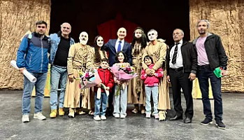 YUĞ Teatrı Meksikada