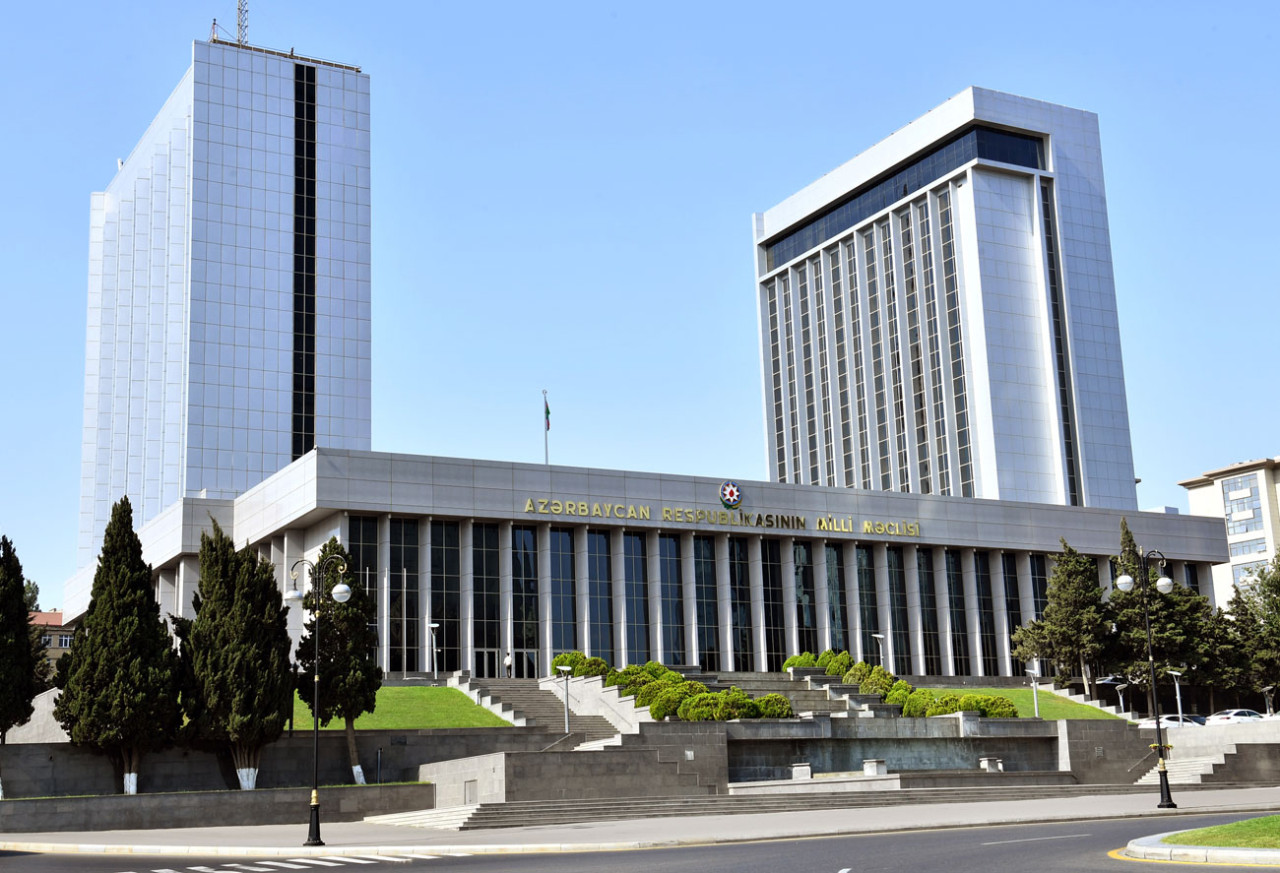 Milli Məclisdə gərginlik:Deputatla  vitse-spiker niyə mübahisə etdi?