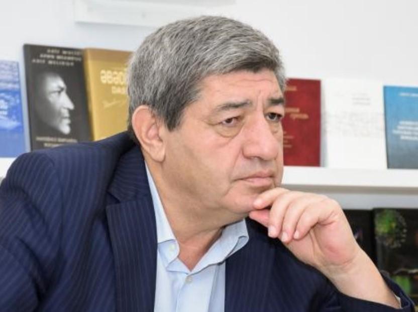  “Sosial şəbəkələr ədəbiyyatın rəqibi deyil, onun yeni imkanlarıdır”