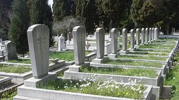 Qəbiristanlıqda bunları etmək 
