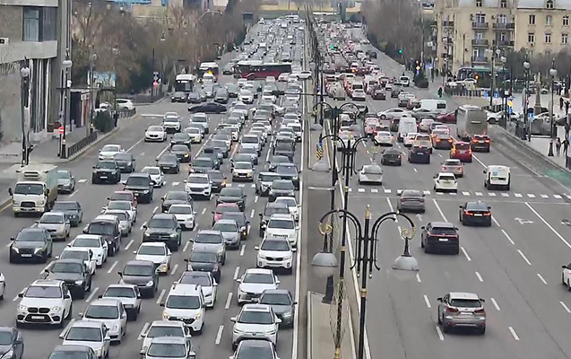Bakıda səhər tıxacı: