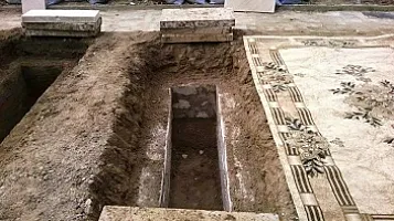 Niyə qəbirə bir ovuc torpaq atırıq?- 