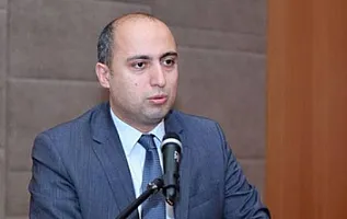 Emin Əmrullayev: 
