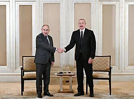 Nikol Paşinyan İlham Əliyevə 