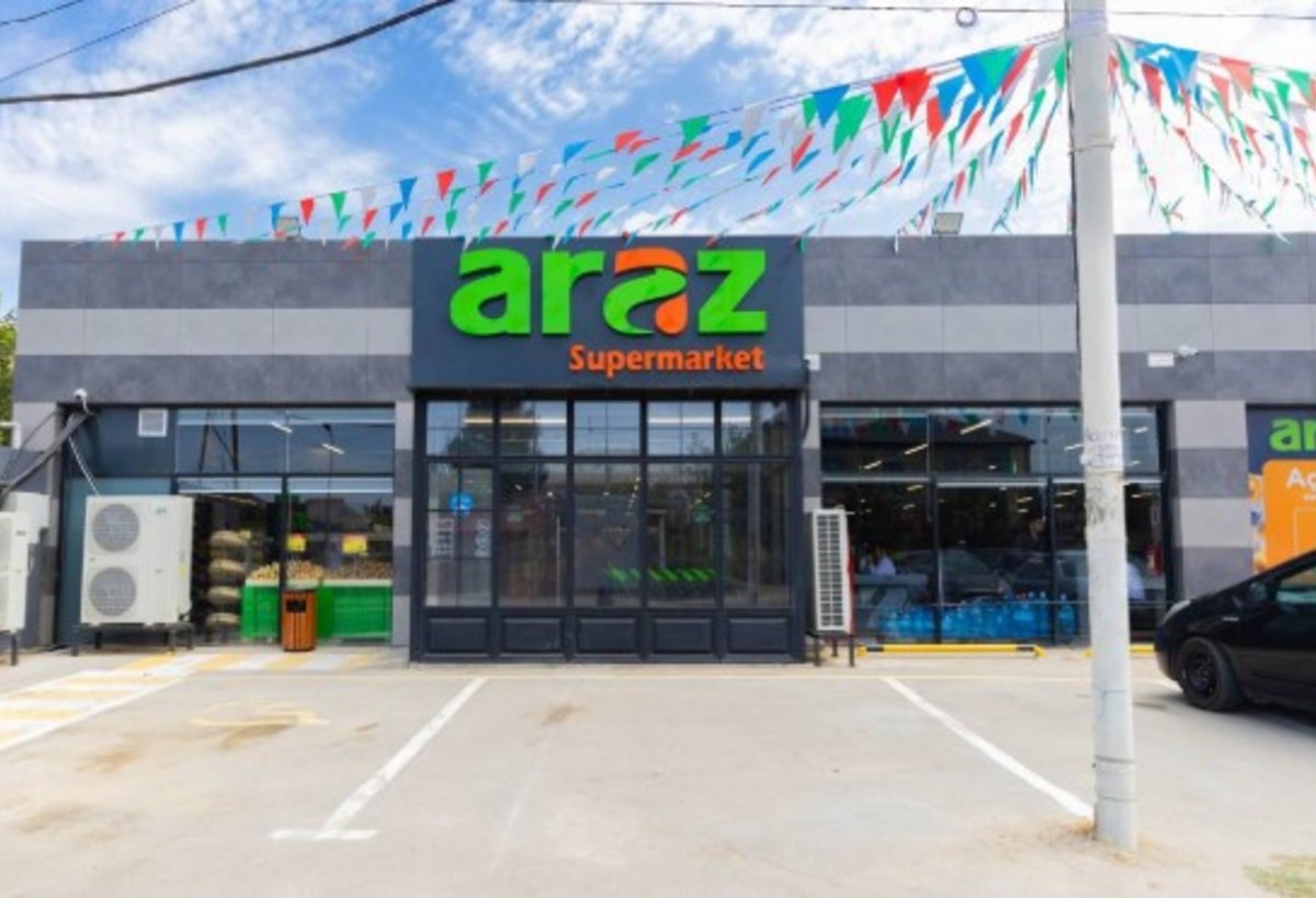 “Araz Supermarket” vitrinlə kassadaki qiymət fərqinə görə