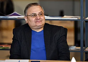 Toy müğənnilərinə fəxri ad, əsl sənətçilərə susqunluq 