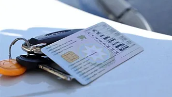 Saxta sürücülük vəsiqəsi istifadə edən şəxs