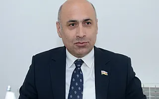 2,5 milyard dollar və yaşıl enerji:
