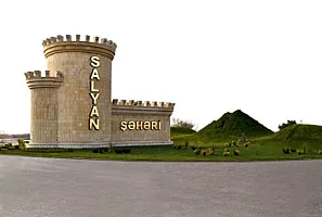 Qısqanc sevgilisini döydü,