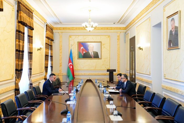 Komitə sədri Bakıda vətəndaşları qəbul edib