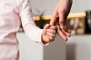 Ötən il Azərbaycanda 149 uşaq övladlığa verilib -