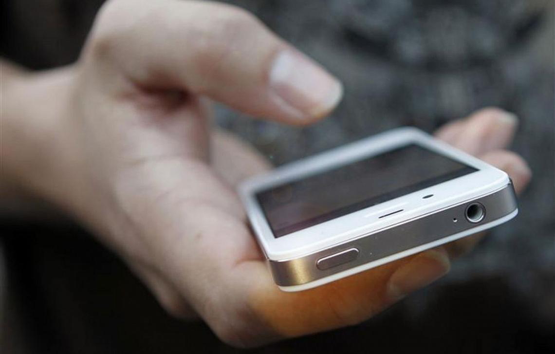 Əvvəlcə telefonunu, sonra isə 1029 manatını oğurladı