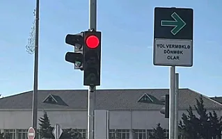 Bu nişan sürücüyə üstünlük vermir