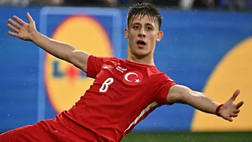 Arda Güler millinin məşqçsi ilə "əlbəyaxa oldu"