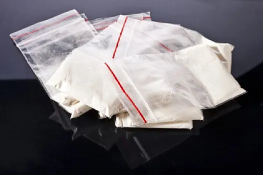 Təcridxanada saxlanılan şəxsə anasının gətirdiyi sovqatdan heroin çıxdı
