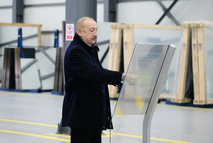 Prezident Sumqayıtda zavodunun açılışında -